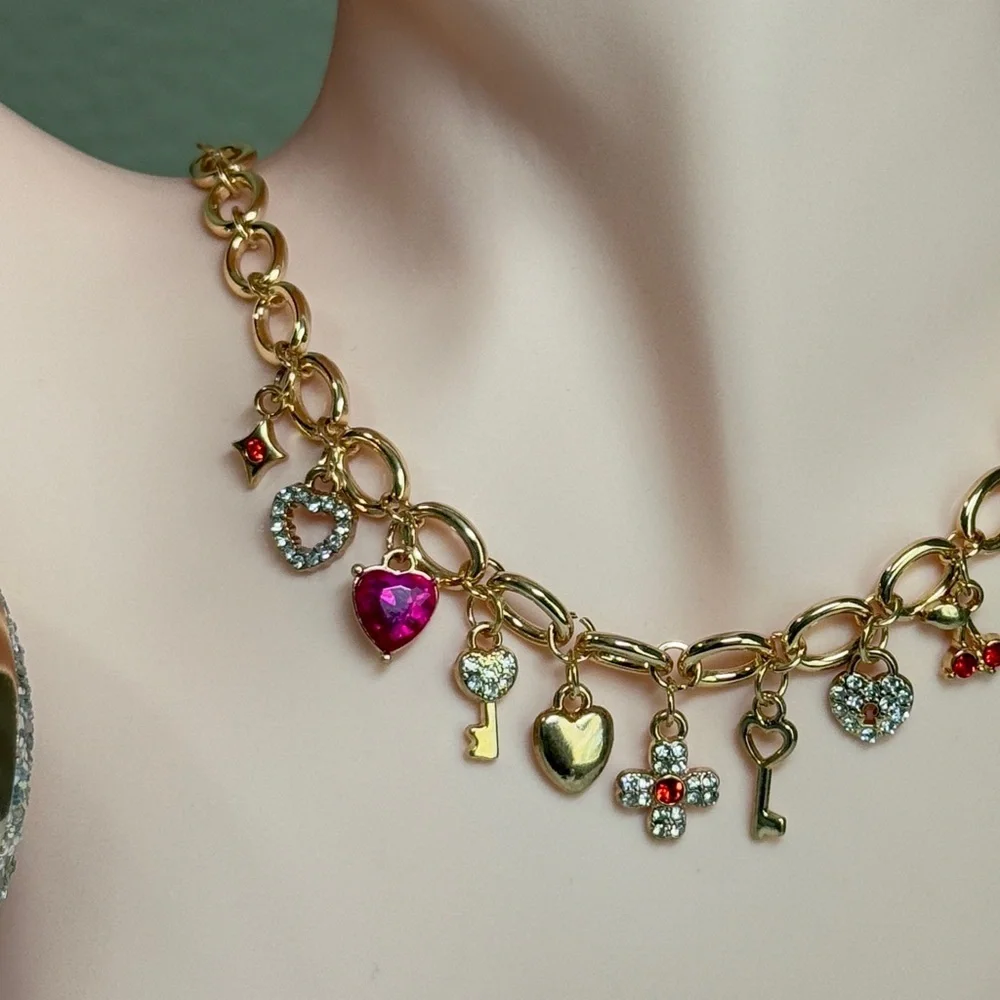 ⚜️💕 Gold Charm Necklace with Charms - Picture 4 of 6